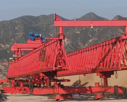 GYLQ200T-40M自平衡過跨架橋機(jī)在使用時(shí)有哪些優(yōu)點(diǎn)呢？