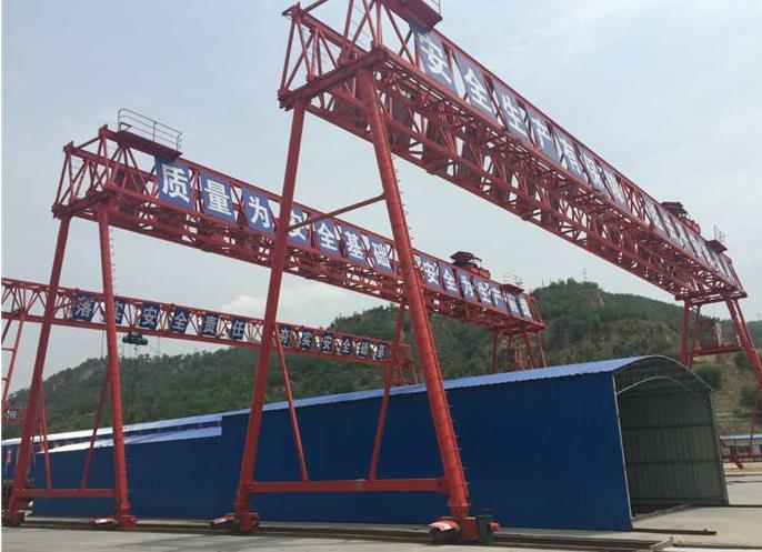 路橋門(mén)式起重機(jī)的運(yùn)行速度和哪些因素有關(guān)？