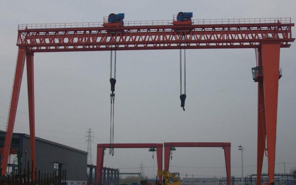 ME雙主梁雙小車龍門吊安裝有哪些流程？做哪些準(zhǔn)備工作
